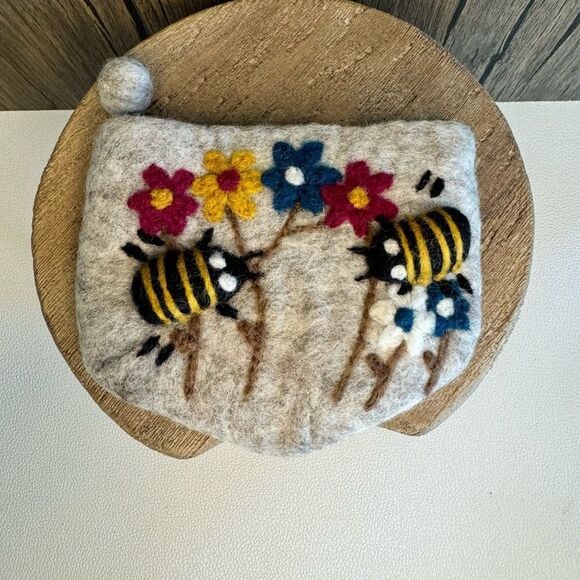 Felted Wool Coin Purse Wallet Purse Bumblebee New FAST SHIP - Picture 1 of 4